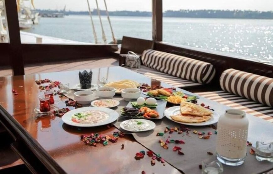 Luxury Private Felucca on the Nile with Lunch