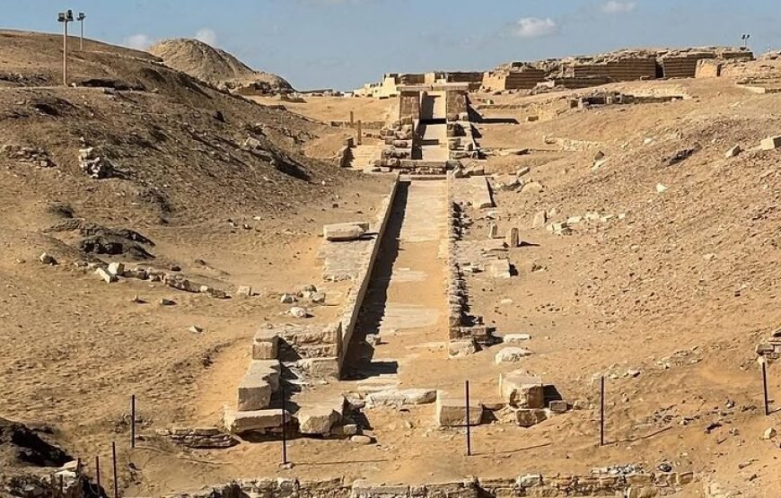 Saqqara , Memphis and Dahsur Day Tour